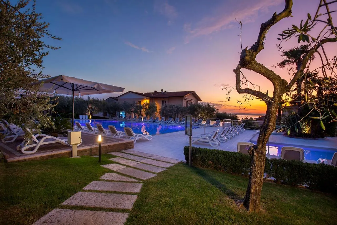 Hotel Villa Olivo Resort 3S باردولينو 3*,  إيطاليا
